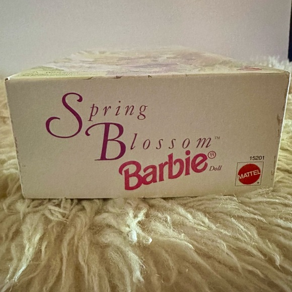 New In Box Spring Blossom Barbie Avon Exclusive Special Edition First in Series - Picture 10 of 11
